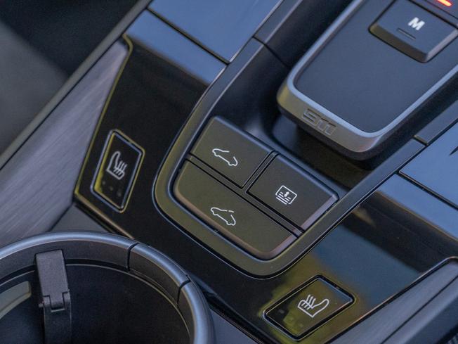 PORSCHE 911 Photo 17