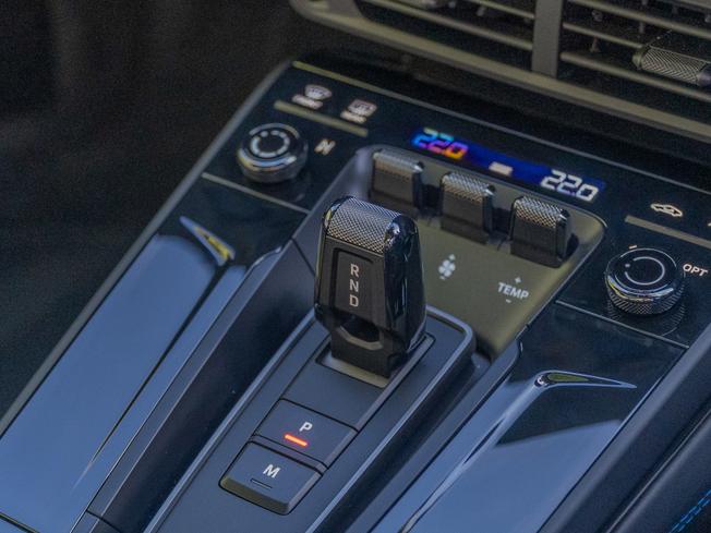 PORSCHE 911 Photo 18