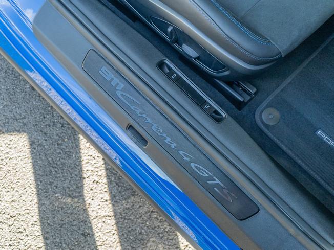 PORSCHE 911 Photo 35