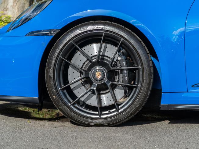 PORSCHE 911 Photo 4