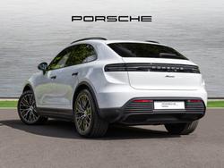 PORSCHE Macan Photo 2
