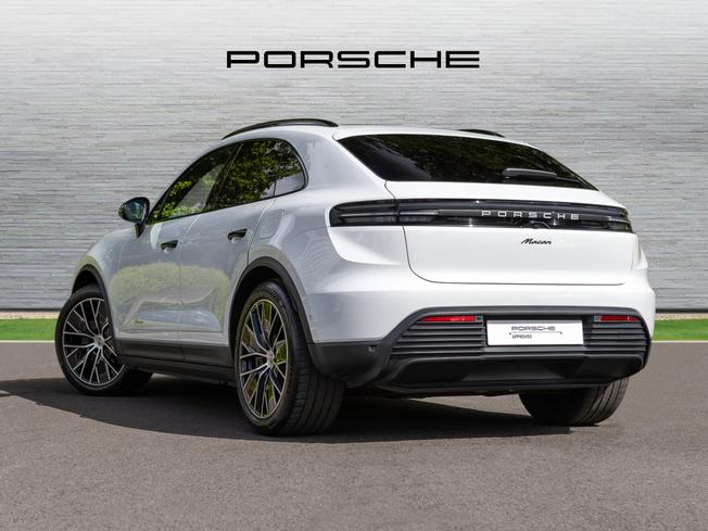 PORSCHE Macan Photo 2