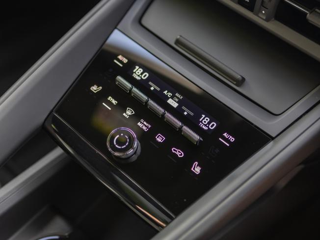 PORSCHE Macan Photo 25