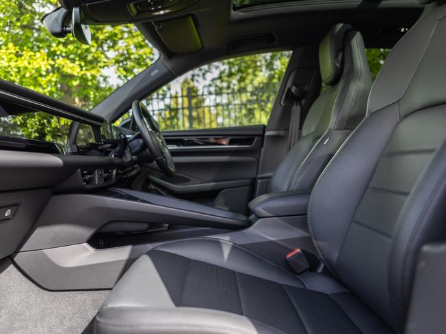 PORSCHE Macan Photo 3