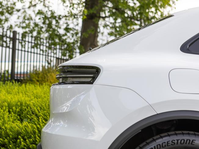 PORSCHE Macan Photo 36