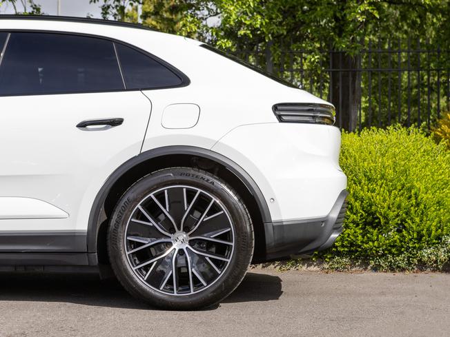 PORSCHE Macan Photo 39