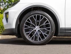 PORSCHE Macan Photo 4