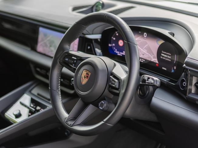 PORSCHE Macan Photo 8