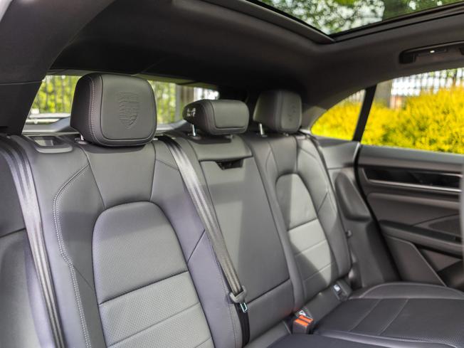 PORSCHE Macan Photo 9