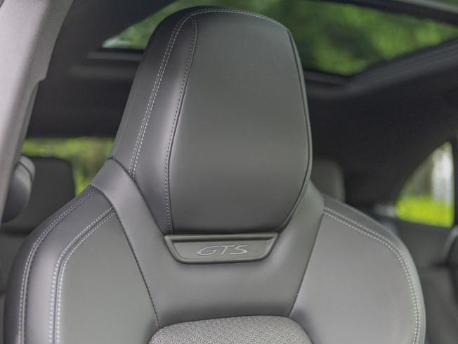 PORSCHE Macan Photo 12