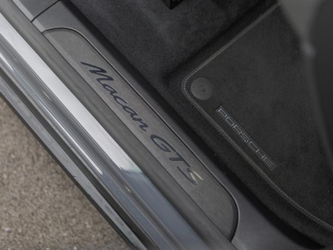 PORSCHE Macan Photo 22