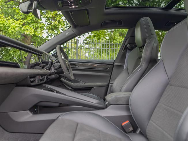PORSCHE Macan Photo 3