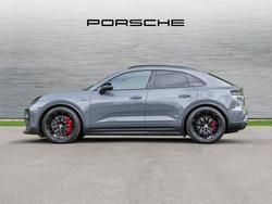PORSCHE Macan Photo 5