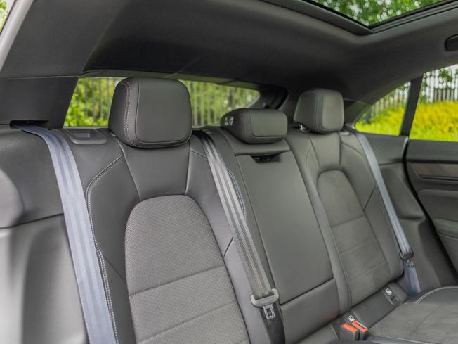 PORSCHE Macan Photo 9