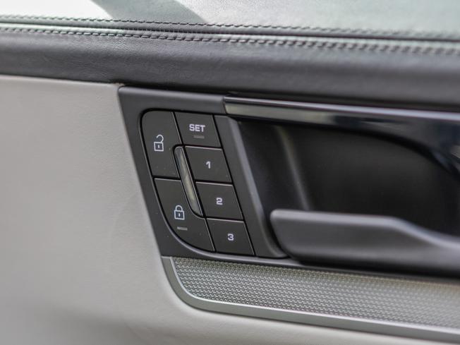 PORSCHE Cayenne Photo 28