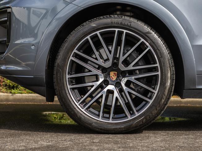 PORSCHE Cayenne Photo 4