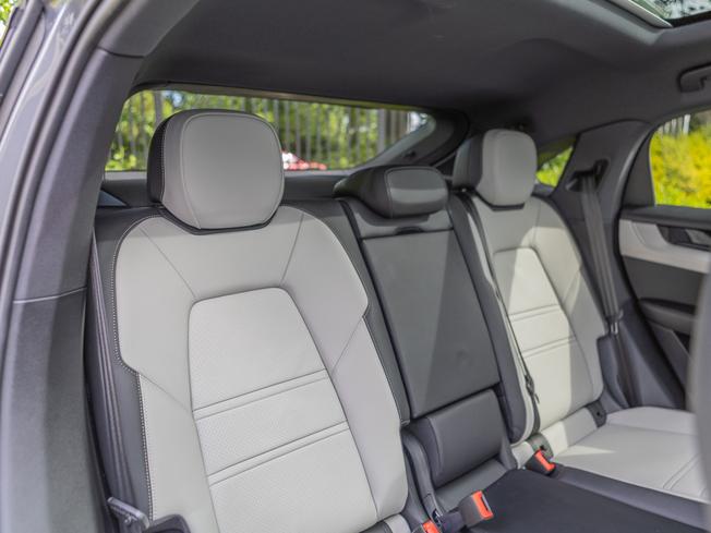 PORSCHE Cayenne Photo 8