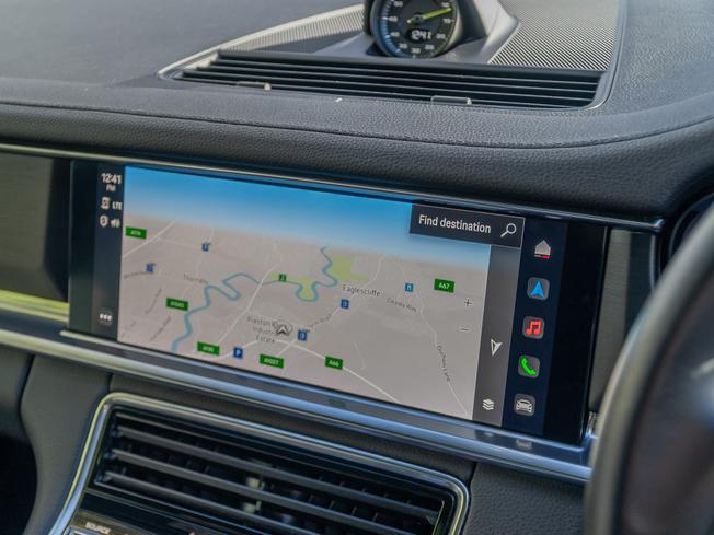 Porsche Panamera Photo 13