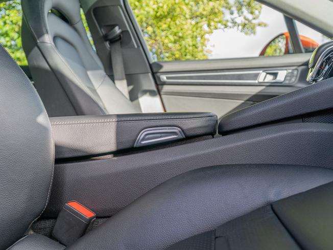 Porsche Panamera Photo 23