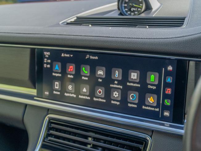 Porsche Panamera Photo 26