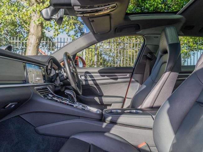 Porsche Panamera Photo 3