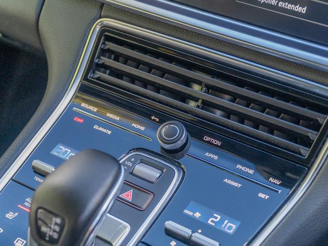 Porsche Panamera Photo 30