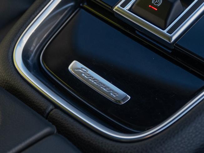 Porsche Panamera Photo 31