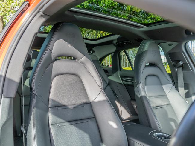 Porsche Panamera Photo 9