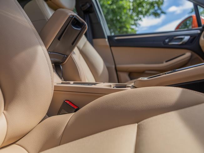 PORSCHE Macan Photo 12