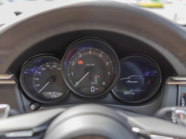 PORSCHE Macan Photo 15