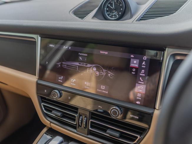 PORSCHE Macan Photo 16