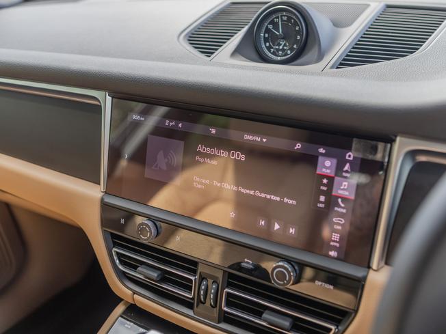 PORSCHE Macan Photo 24