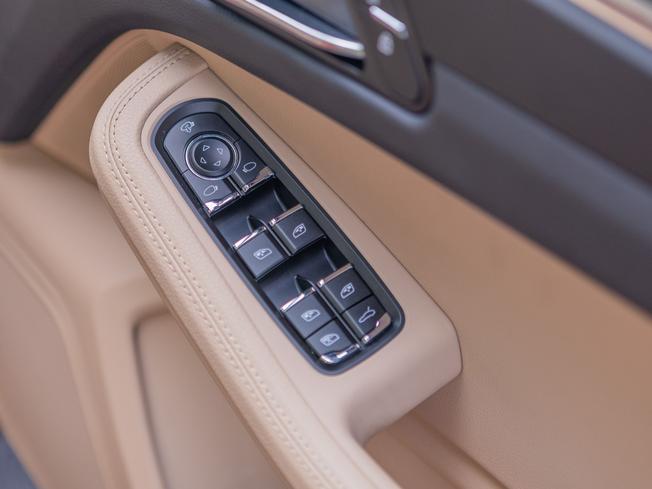 PORSCHE Macan Photo 28