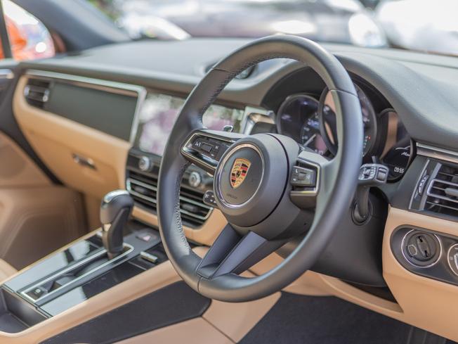 PORSCHE Macan Photo 8
