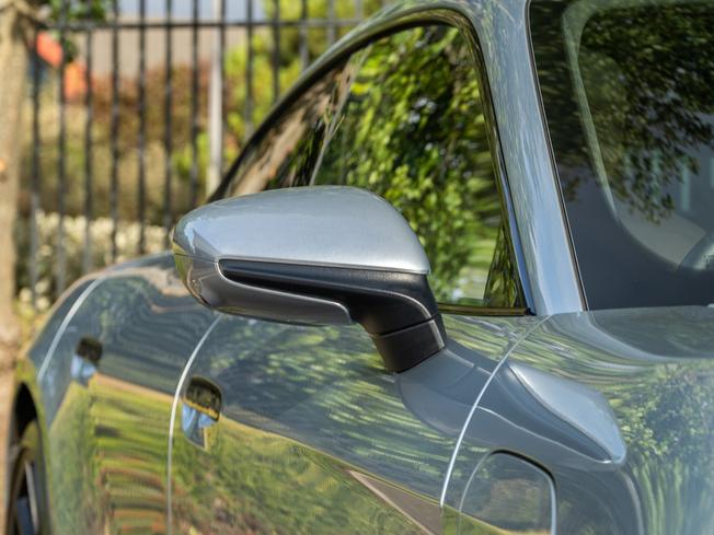PORSCHE Taycan Photo 29
