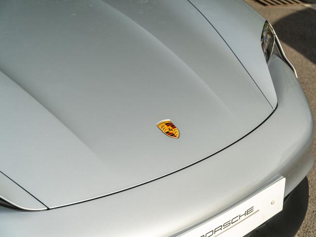 PORSCHE Taycan Photo 31