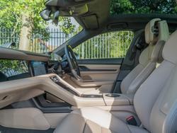 PORSCHE Taycan Photo 4