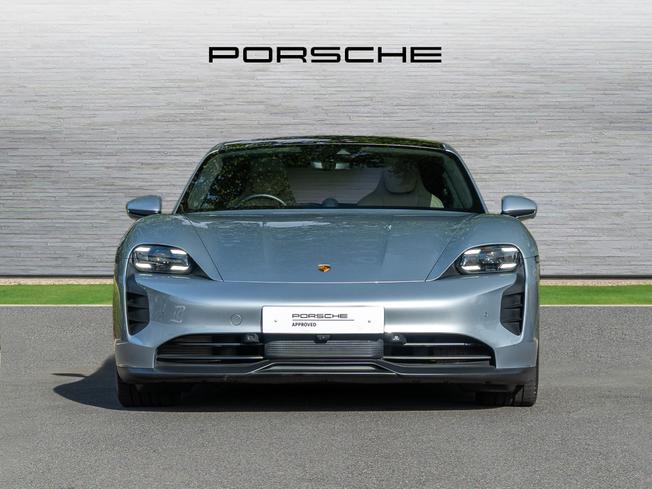 PORSCHE Taycan Photo 6