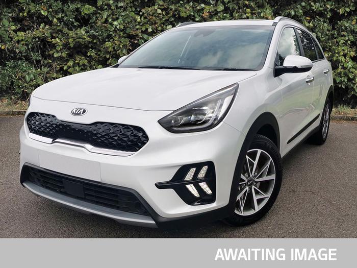 KIA Niro 1.6 GDi 4 in White Pearl £22,150