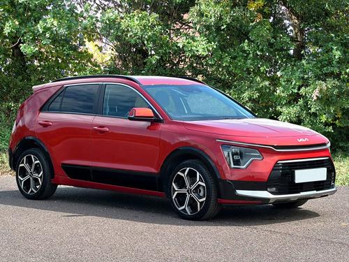 Kia NIRO Photo Niro_5dr_SUV_2022-on_Set_7_RUNWAYRED.jpg