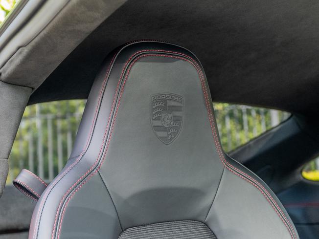 PORSCHE 911 Photo 12