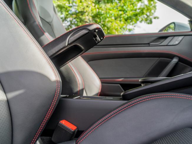 PORSCHE 911 Photo 13
