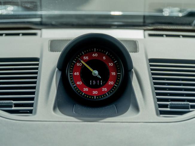 PORSCHE 911 Photo 16