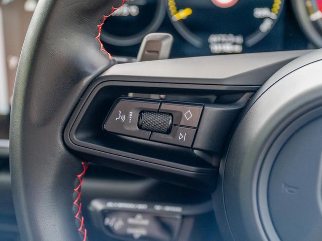 PORSCHE 911 Photo 21