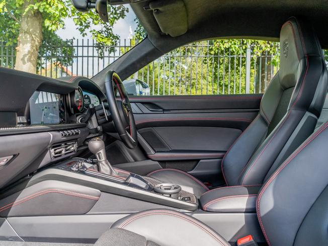 PORSCHE 911 Photo 3