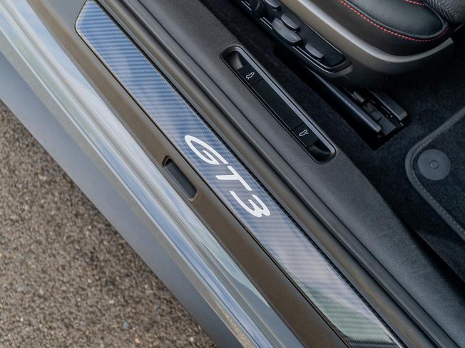 PORSCHE 911 Photo 32