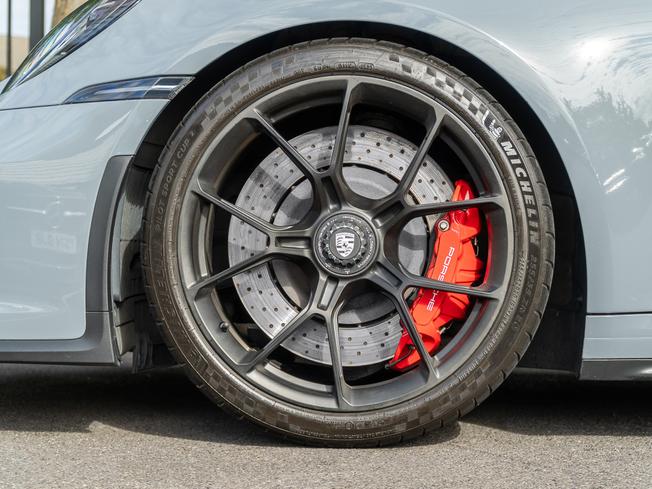 PORSCHE 911 Photo 4
