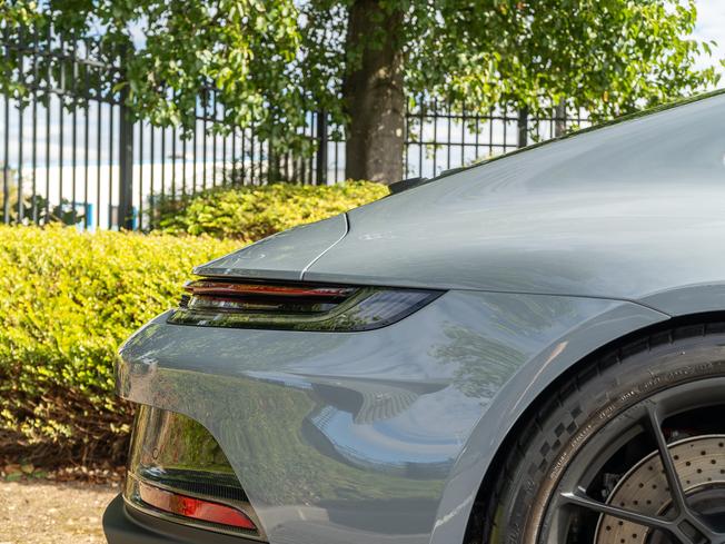 PORSCHE 911 Photo 40