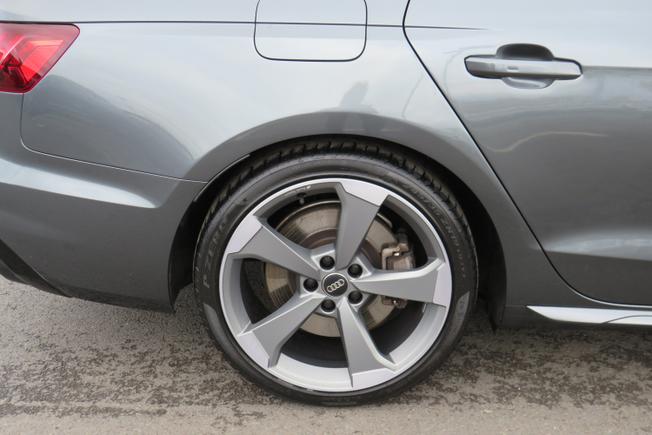 AUDI A4 Avant Photo 10