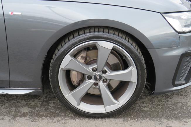 AUDI A4 Avant Photo 11